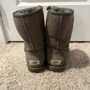 Ugg boots gray size 8